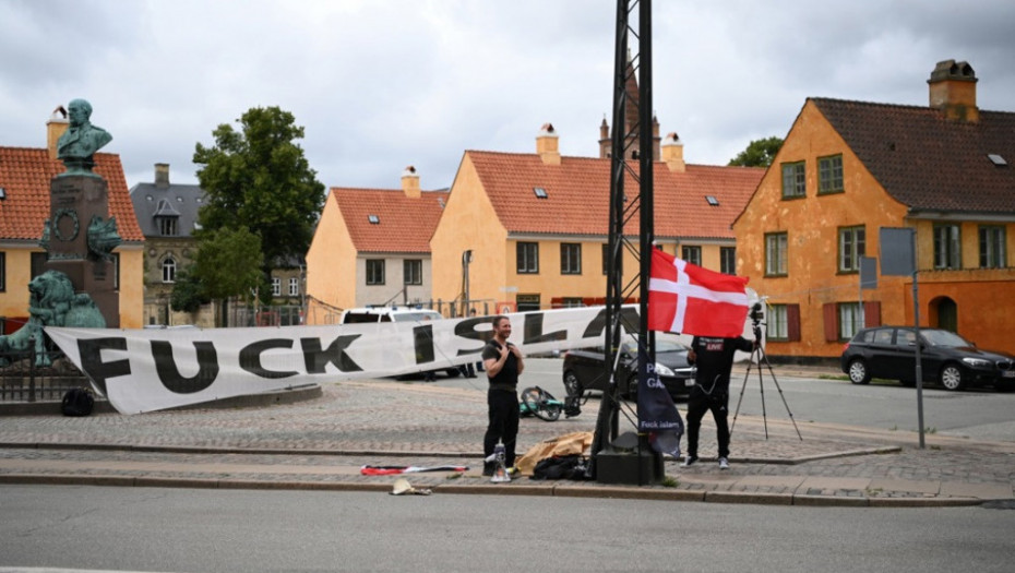 Antiislamski protesti u Danskoj: Grupa demonstranata zapalila Kuran ispred iračke ambasade