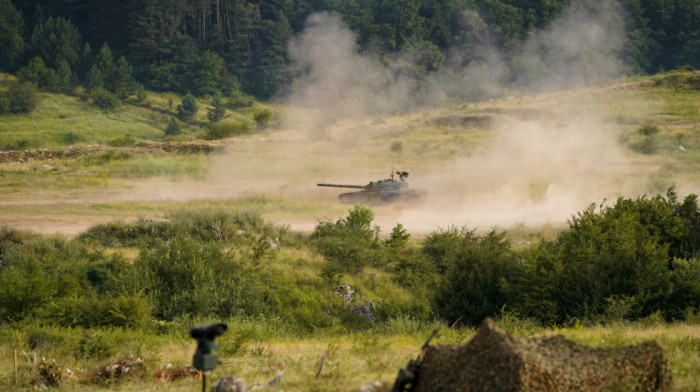 Pokazna vežba Vojske Srbije na Pasuljanskim livadama: Koordinacija između dronova i vatrenih položaja