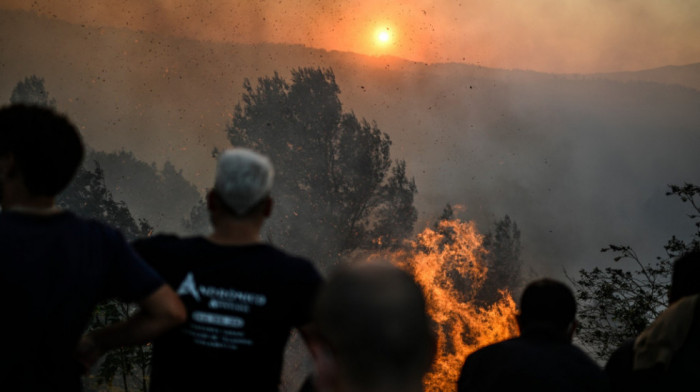 ''Strahujemo da plamen ne stigne do kuća": Požar u Portugalu, više od 600 vatrogasaca se bori sa vatrenom stihijom
