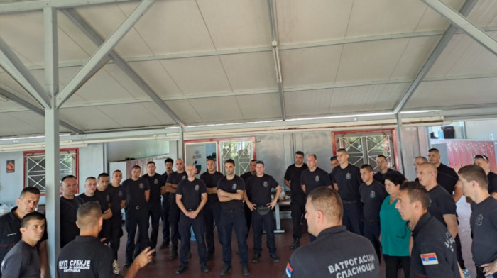 Srpski vatrogasci u bazi u Solunu: Spremni da pomažu u gašenju požara na severu Grčke