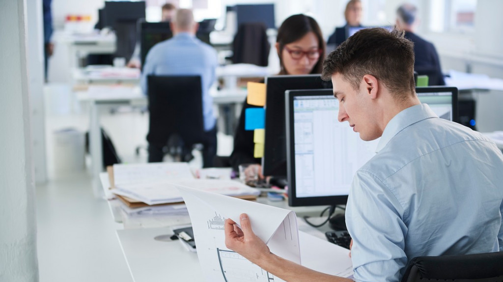 Plata nakon odmora: Stručnjaci objašnjavaju da li poslodavci smeju da isplate manje novca nakon godišnjeg