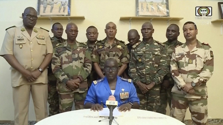 Komanda vojske Nigera podržala puč pripadnika predsedničke garde: Aktivnosti partija obustavljene do daljeg