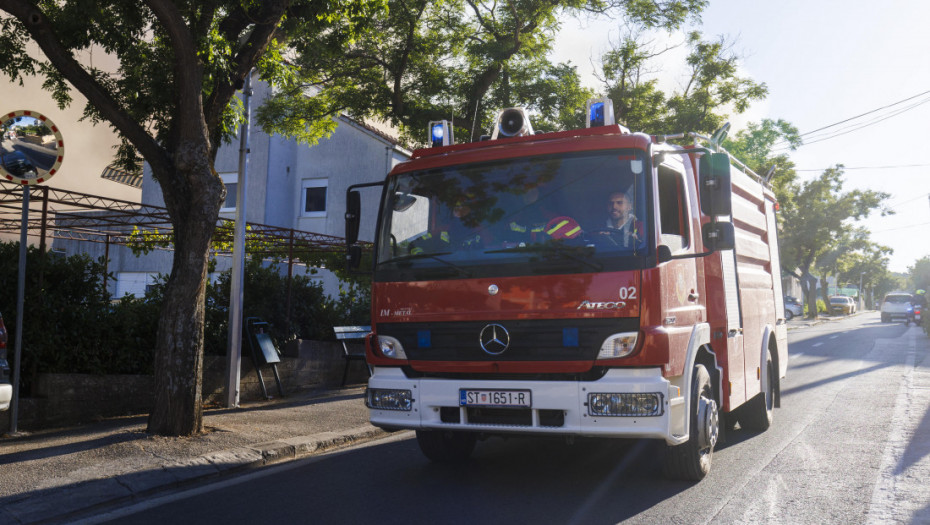 Nevreme u Hrvatskoj: Vetar u Zagrebu i Osijeku rušio stabla i lomio grane, u Zagorju pada sneg