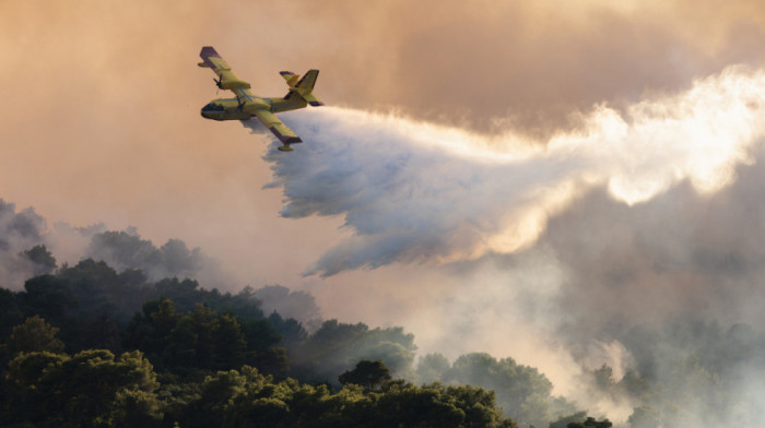 Požar kod Soluna, u gašenju učestvuje pet aviona i dva helikoptera