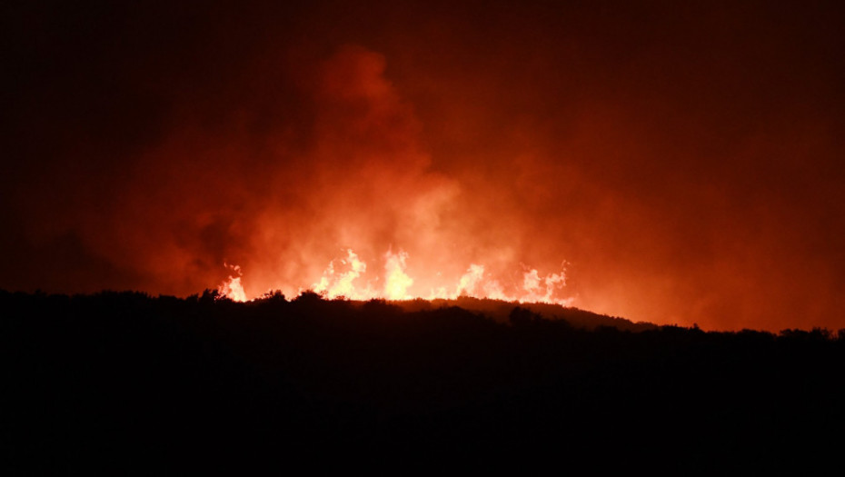 Sredozemlje u borbi protiv vatrene stihije: Vatrogasci zauzdavaju požare od Portugala do Albanije (FOTO)