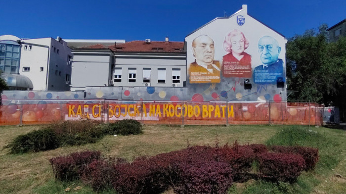 Grafit o Kosovu nacrtan preko dela murala posvećenog poznatim naučnicima