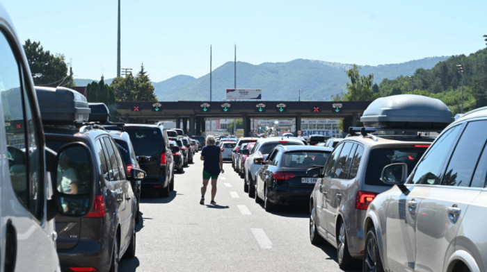 Putnička vozila se na Horgošu, Horgošu 2 i Batrovcima zadržavaju 120 minuta