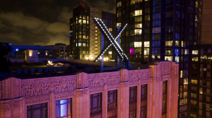 Stižu pritužbe građana na svetleći znak "X" kompanije Ilona Maska u San Francisku