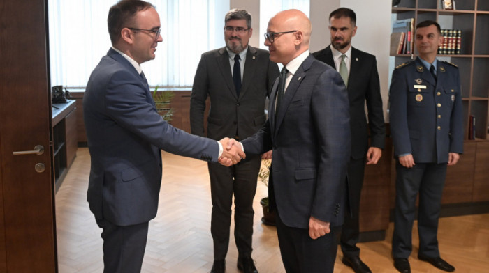 Ministar Vučević primio u posetu novog ambasadora BiH u Beogradu