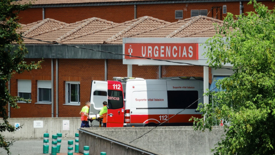 Autobus pun putnika sleteo sa puta u Španiji, povređeno deset osoba