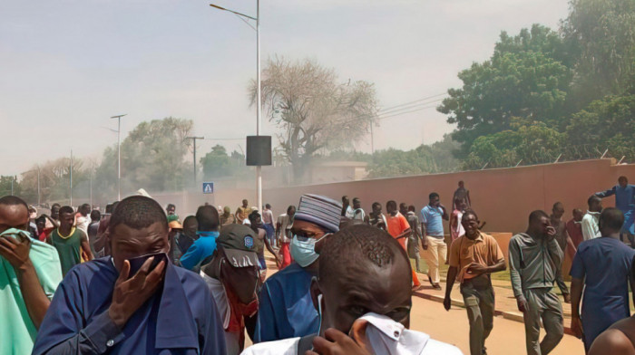 Francuska danas počinje evakuaciju svojih i državljana EU iz Nigera