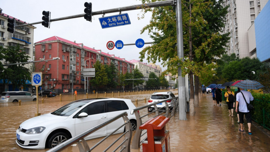 Tajfun doneo rekordne pljuskove u Kinu: Dve osobe poginule, više od 52.000 evakuisano u Pekingu