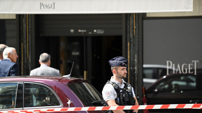 Pljačka elitne radnje u sred Pariza: Naoružani razbojnici ukrali milionski vredan nakit iz prodavnice Pijaže