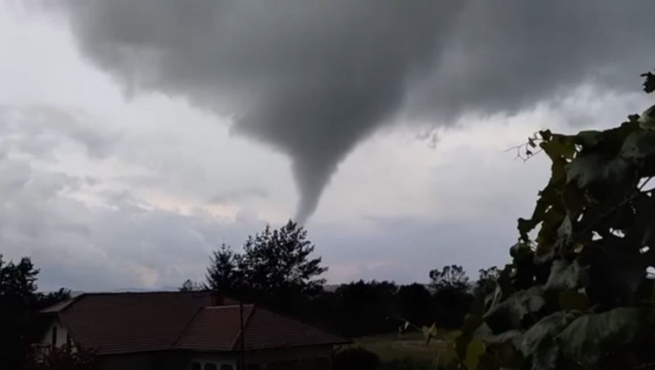 Snažan tornado pogodio kineski grad Gvangdžu i odneo pet života - povređene 33 osobe, nestalo najmanje 10 ljudi