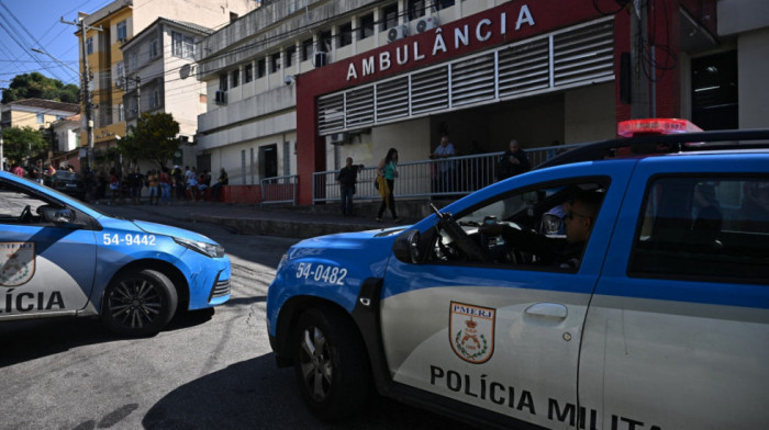 U blokadi Rio de Žaneiro, ne radi 45 škola:  Paramilitarne grupe zapalile 36 autobusa, četiri kamiona, voz