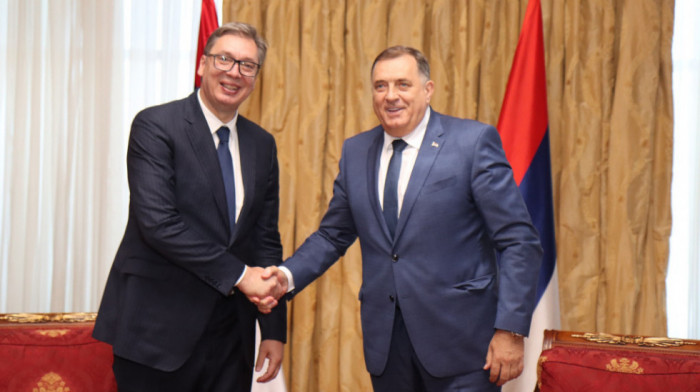 Vučić: Srbija će se prema sankcijama rukovodstvu RS odnositi kao da ne postoje