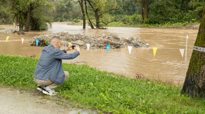 Reke u Sloveniji se polako povlače: Ljudi neće biti u opasnosti, ali su štete ogromne