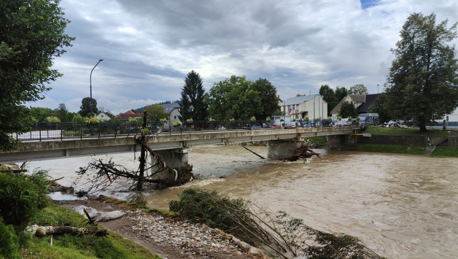 Bujice u Sloveniji nosile sve pred sobom, na nekim mestima čak i mine, bombe i granate