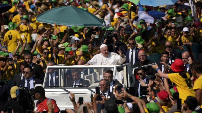 Papa zatvorio festival katoličke omladine "Svetski dan mladih"u Lisabonu pred milion ipo posetilaca