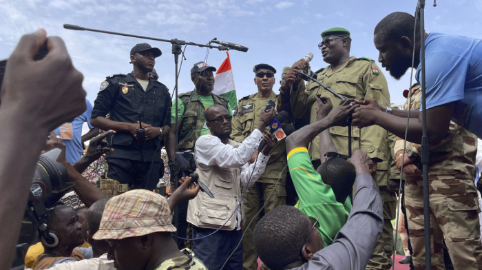 Vojna hunta u Nigeru optužila Francusku za "agresivan, podmukao i prezriv stav"