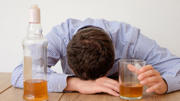Pobedite mamurluk i pre pijanstva: Šta treba uneti u organizam pre konzumacije alkohola kako bi "dan posle" bio lakši