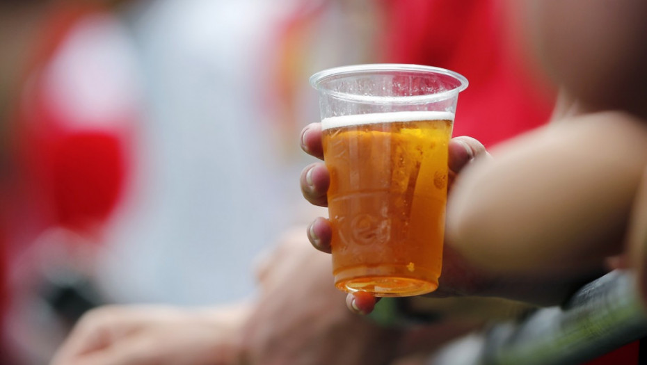 Britanska vlada ukida pabovima prodaju alkoholnih pića "za poneti"