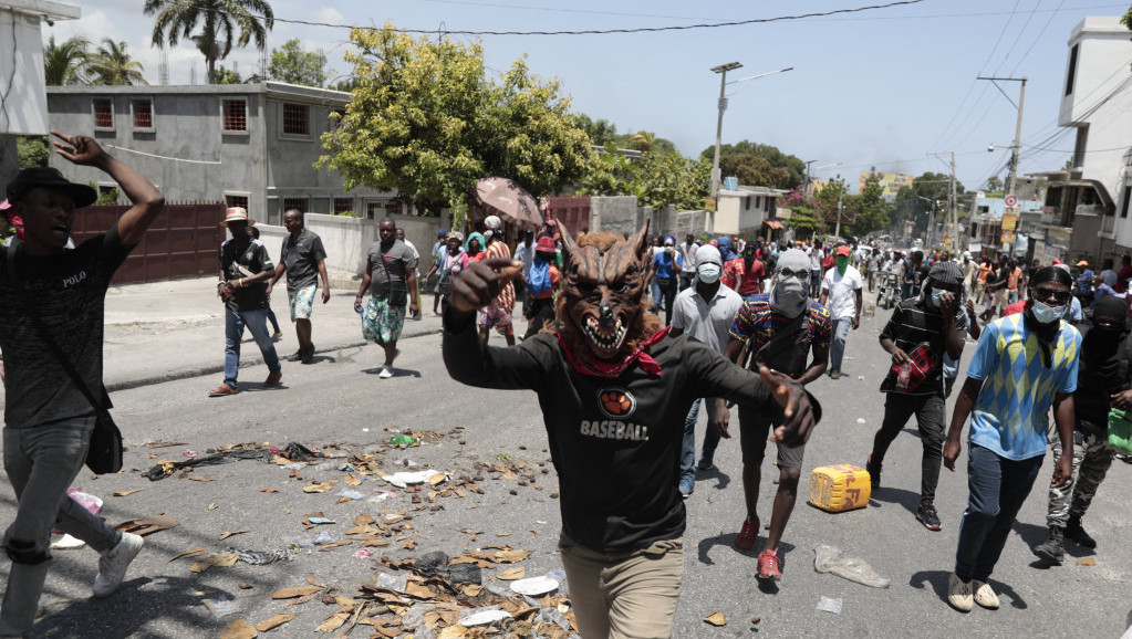 Ne prestaje nasilje na Haitiju: Učitelj i šest članova verske kongregacije kidnapovani u prestonici Port-o-Prensu