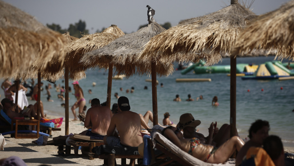 Tiha revolucija na Mediteranu: "Pokret peškira" traži slobodne plaže, u ratu protiv ležaljki "pala" i prva hapšenja