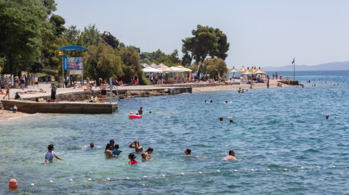 Na gradskoj plaži u Zadru se danima izlivaju fekalije: Kupačima prete crevna zaraza i druge bolesti