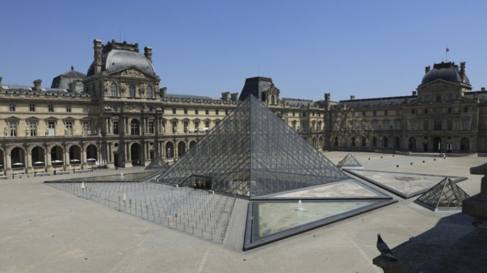 Da li su piramide kod Luvra simbol okultnog: Istine i zablude o velikoj atrakciji Pariza