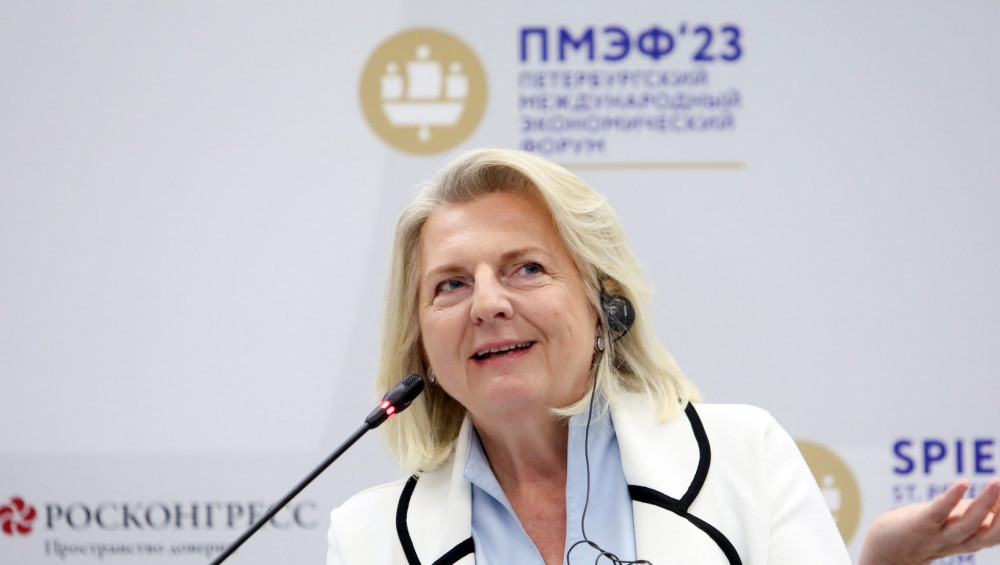 Nagrada za "svadbeni ples": Putin imenovao bivšu austrijsku ministarku za ambasadora za očuvanje tigrova