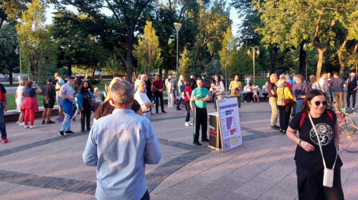 Održan protesti opozicije u Nišu i Novom Sadu: Građani poručili da neće odustati od zahteva
