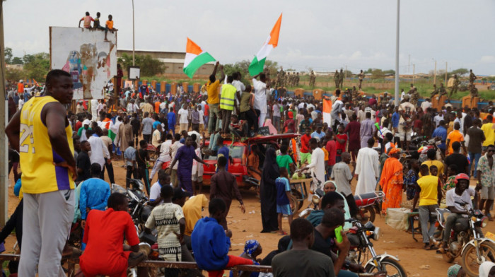 Svrgnuti predsednik Nigera pokušao da pobegne iz kućnog pritvora