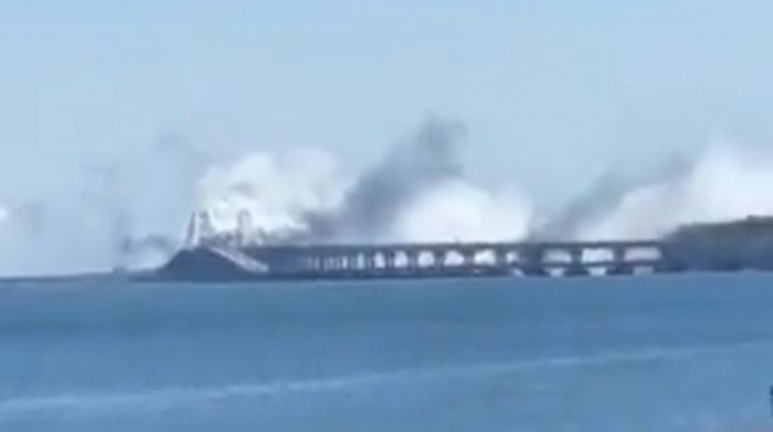 RAT U UKRAJINI Eksplozije na Krimskom mostu, Rusi tvrde da su oborili ukrajinske rakete