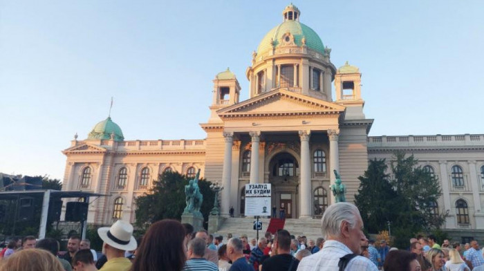 Održan 15. protest "Srbija protiv nasilja": Minut ćutanja za žrtve u Gradačcu i šetnja do Vlade Srbije