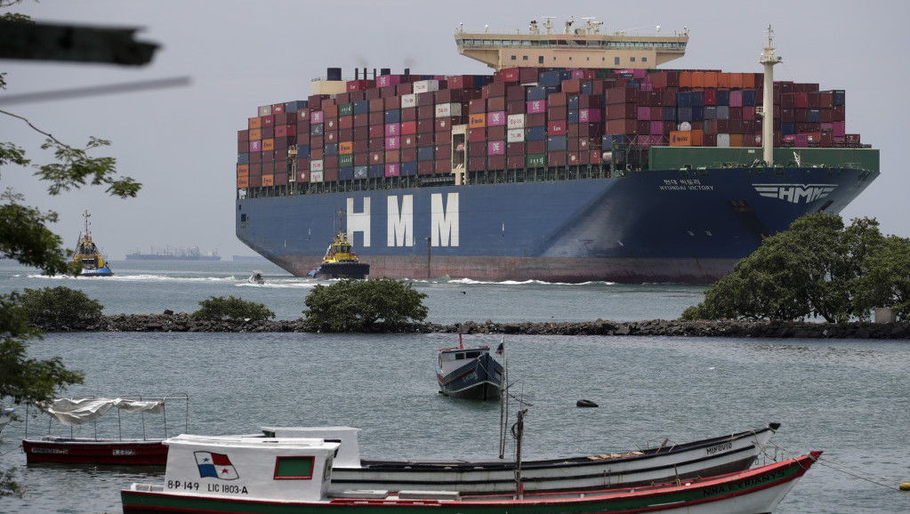 Zbog niskog nivoa vode ostaju ograničenja za tranzit brodova u Panamskom kanalu