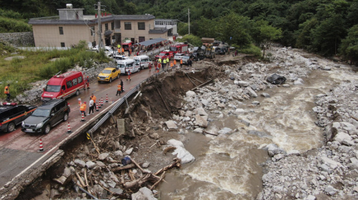 Kina nastoji da spreči epidemije na područjima pogođenim poplavama