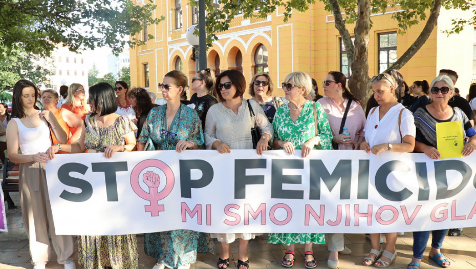Širom BiH održani protesti protiv nasilja nad ženama nakon svirepog zločina u Gradačcu