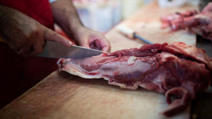 Pezos "pojeftinio" 20 odsto, meso poskupelo još više: Argentina na 15 dana obustavila izvoz govedine