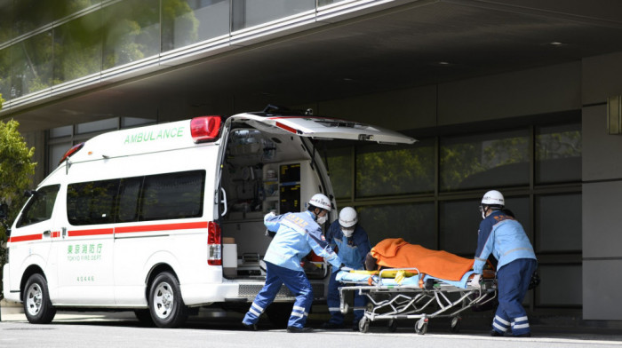 Prevrnuo se školski autobus u Japanu, povređeno desetak učenika