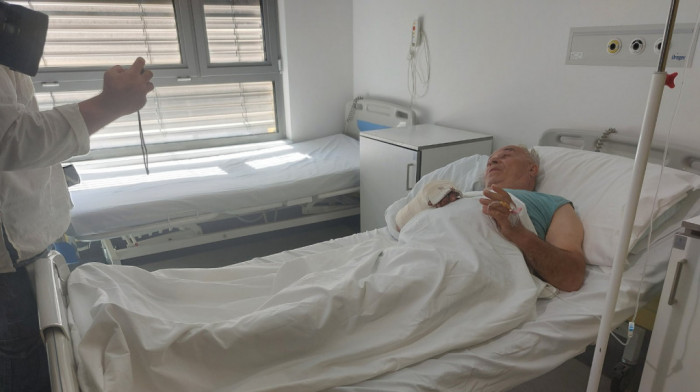"Prezahvalan sam lekarima": Pacijent kome je tim lekara iz UKC Niš spasio šaku se uspešno oporavlja