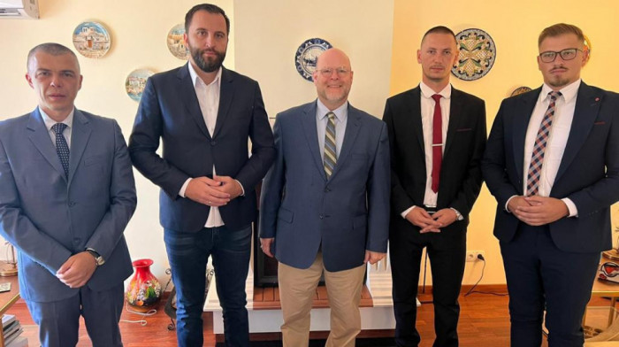 Abasador SAD u Prištini sa opozicionim političkim predstavnicima Srba sa Kosova