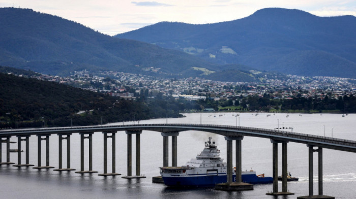 Australijskom brodu nije dozvoljeno da putuje ispod Hobartovog mosta