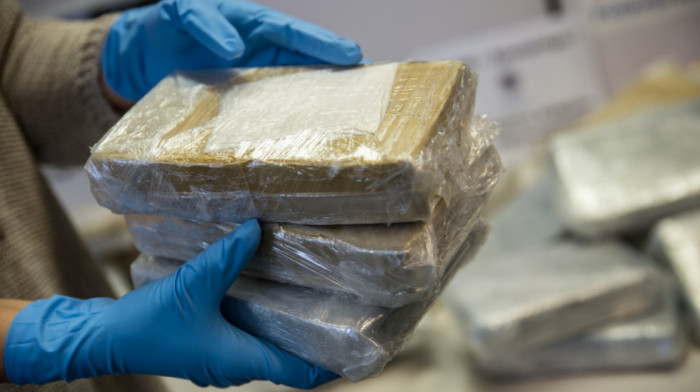 U Španiji zaplenjeno osam tona kokaina, tri osobe uhapšene