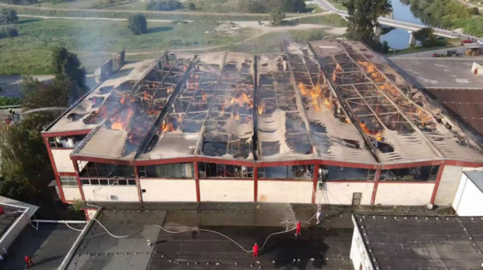 Veliki požar u fabrici papira Celeks u Banjaluci pod kontrolom, nema žrtava