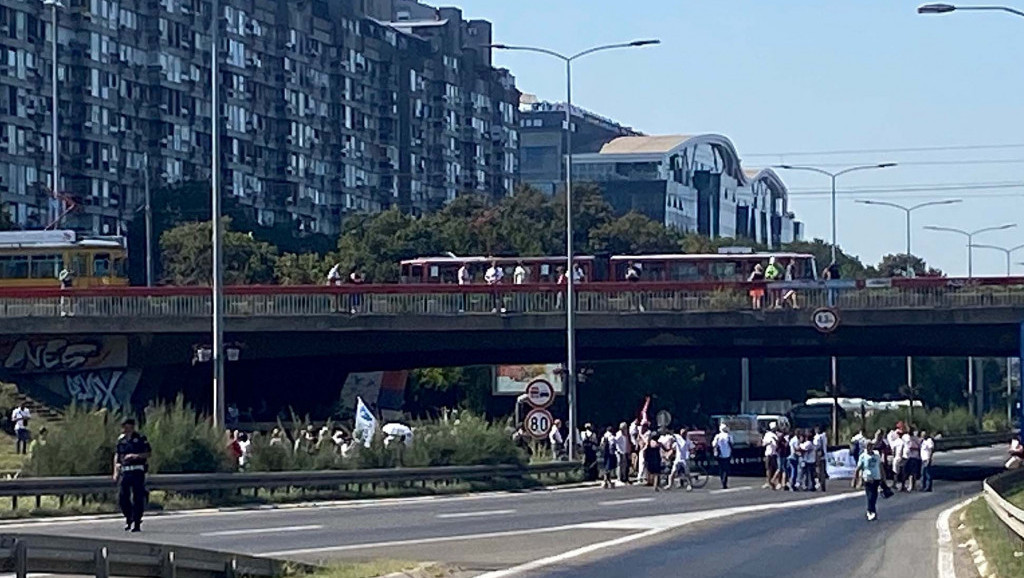 Aktivisti odblokirali auto-put kod Sava centra, uspostavljen saobraćaj