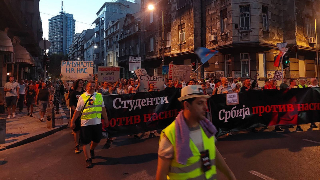 Održan novi protest opozicije "Srbija protiv nasilja u Beogradu": Demonstranti šetali do RTS-a i REM-a