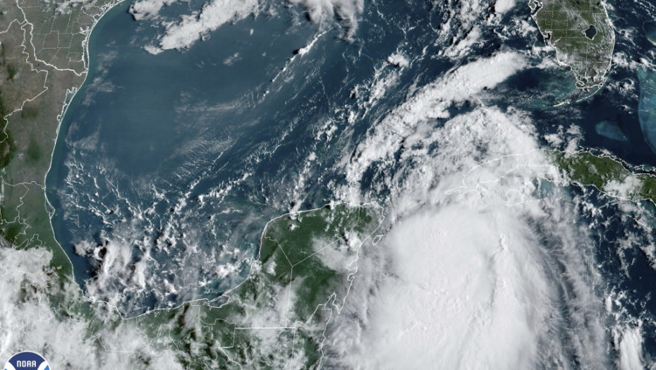Tropska oluja Idalija ide ka Floridi prerastajući u uragan, naložene pripreme za evakuaciju