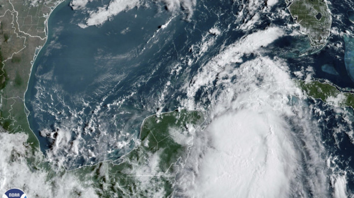 Uragan Idalija preti obali Floride, guverner Desantis pozvao ljude da se evakuišu