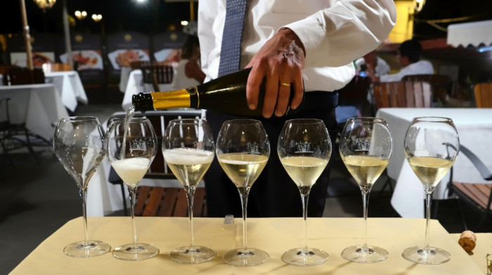 Američka carina na evropsko vino i žestoka pića će od 1. avgusta porasti na 15 odsto
